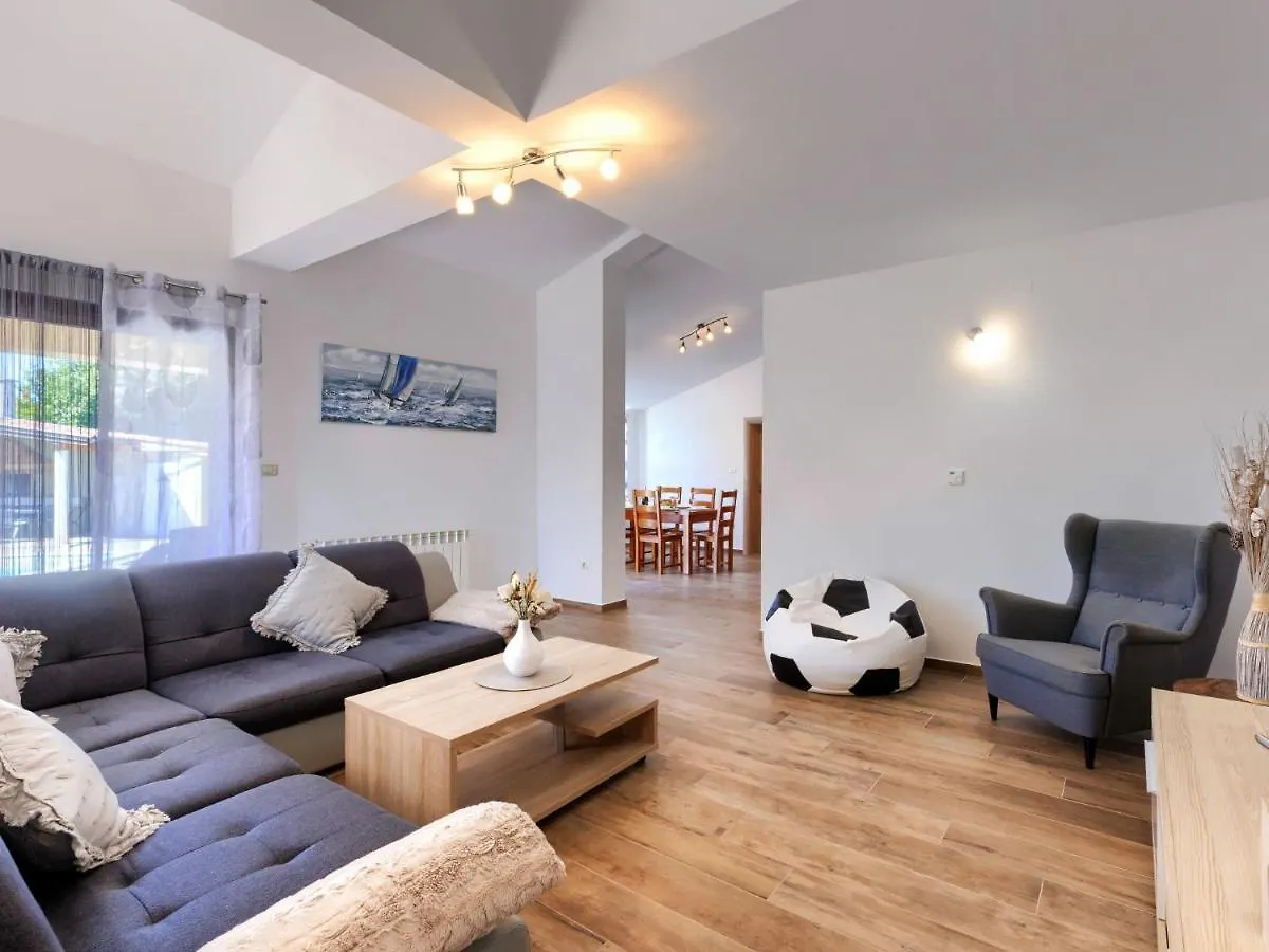 Holiday Home Danijela By Interhome Liznjan
