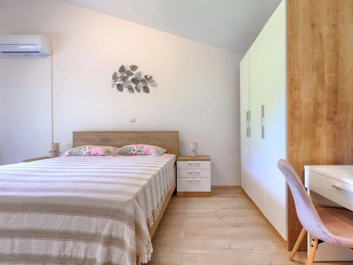 Holiday Home Danijela By Interhome Liznjan 0*,